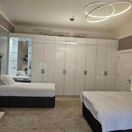 Luxury Family Room With Private Bathroom In The Heart Of エディンバラ エクステリア 写真