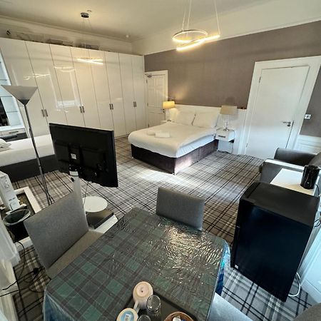 Luxury Family Room With Private Bathroom In The Heart Of エディンバラ エクステリア 写真