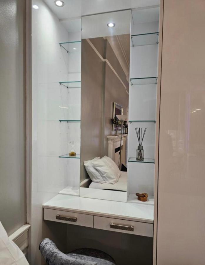 Luxury Family Room With Private Bathroom In The Heart Of エディンバラ エクステリア 写真