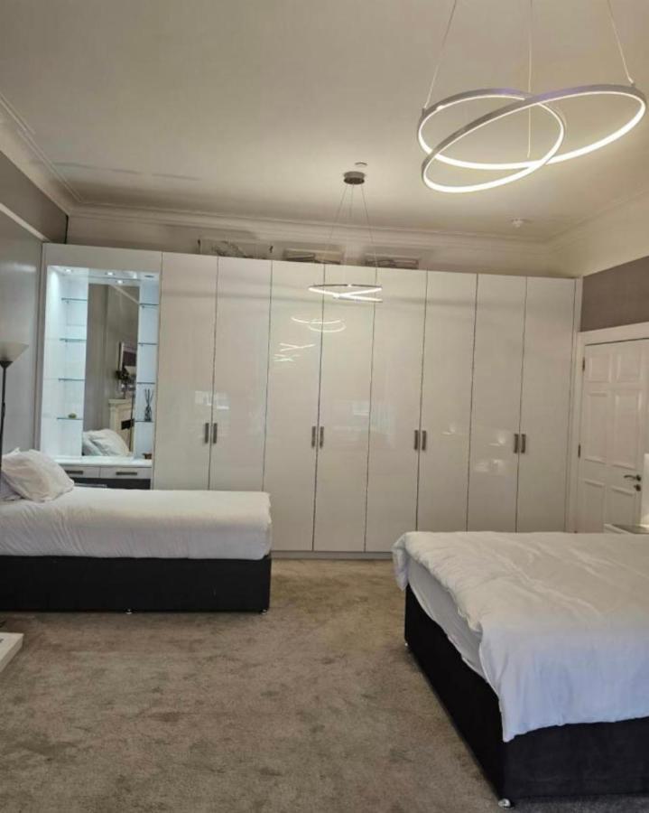Luxury Family Room With Private Bathroom In The Heart Of エディンバラ エクステリア 写真