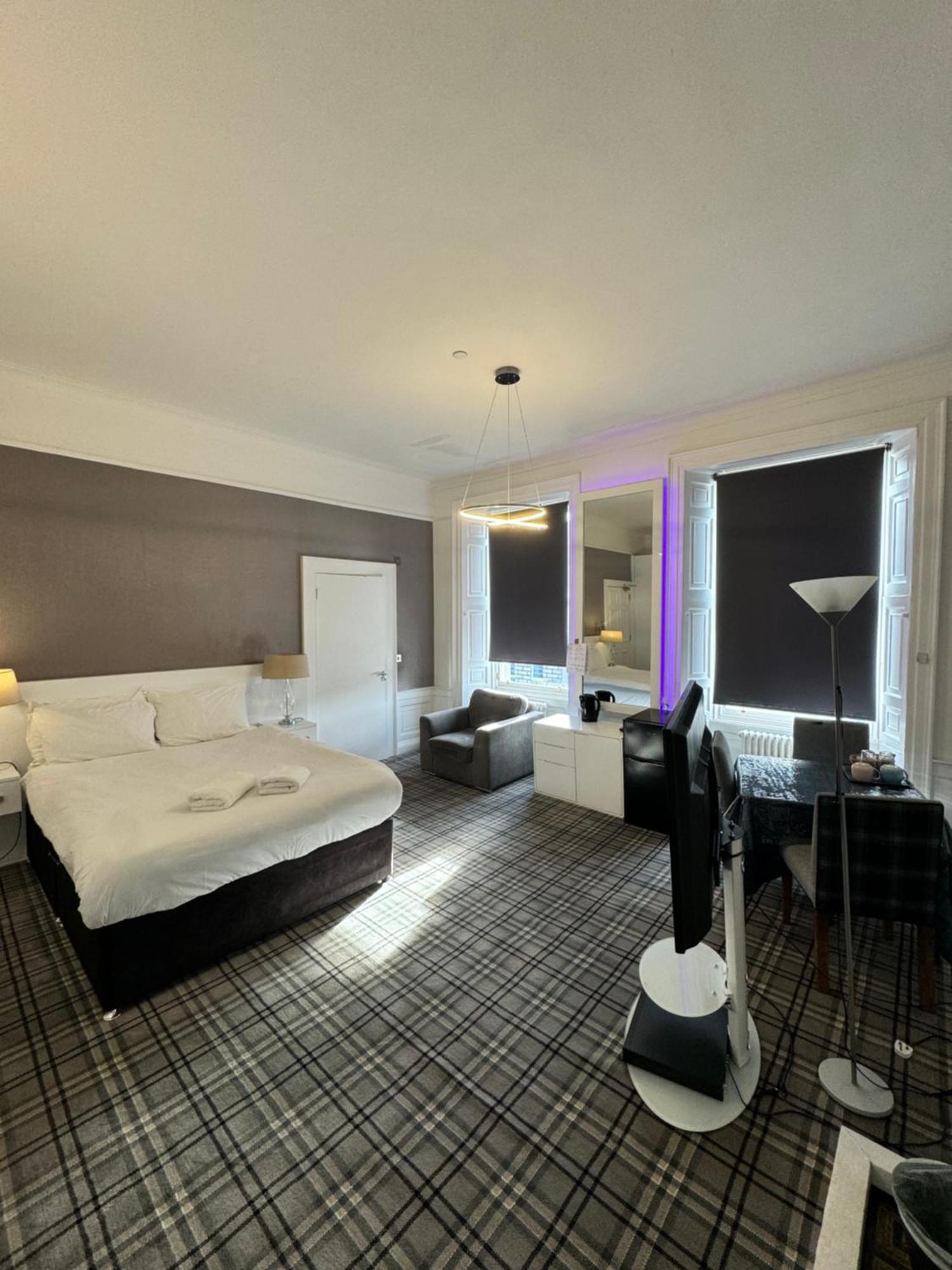 Luxury Family Room With Private Bathroom In The Heart Of エディンバラ エクステリア 写真