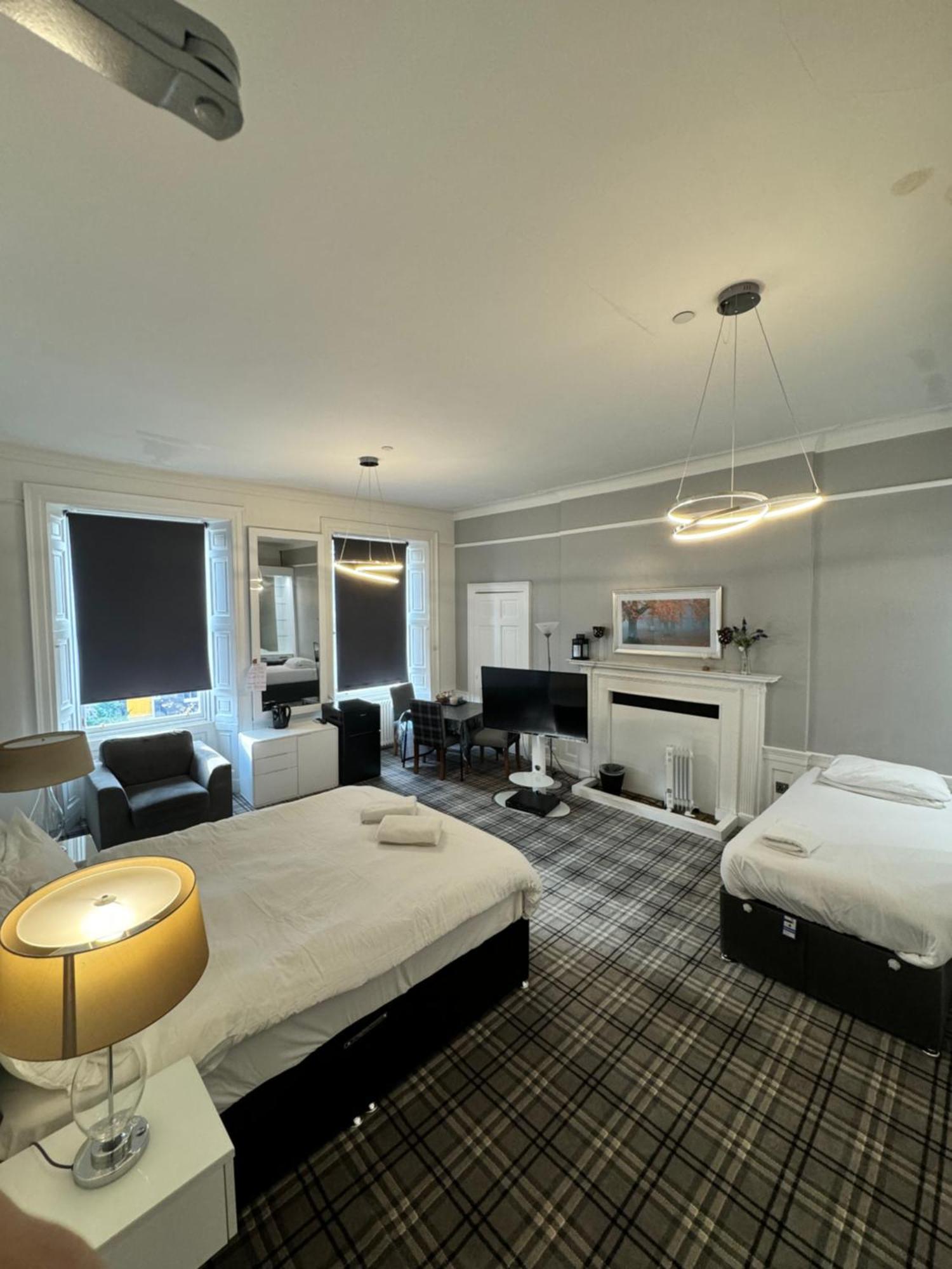Luxury Family Room With Private Bathroom In The Heart Of エディンバラ エクステリア 写真