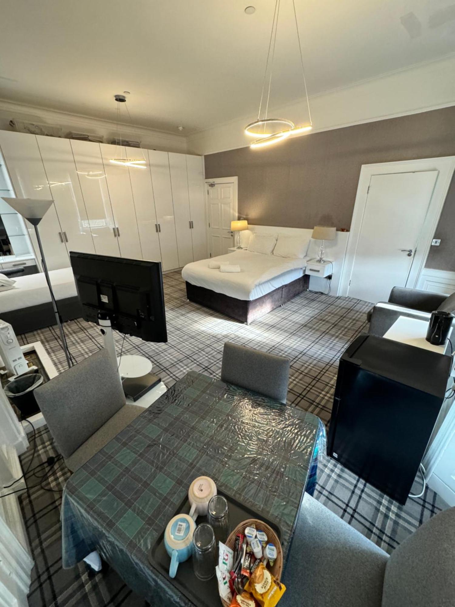 Luxury Family Room With Private Bathroom In The Heart Of エディンバラ エクステリア 写真