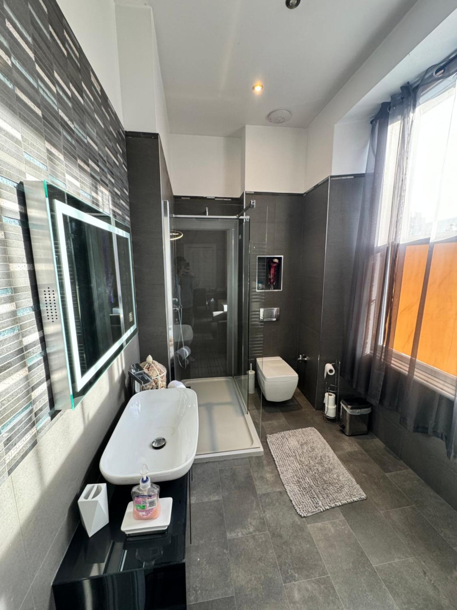 Luxury Family Room With Private Bathroom In The Heart Of エディンバラ エクステリア 写真